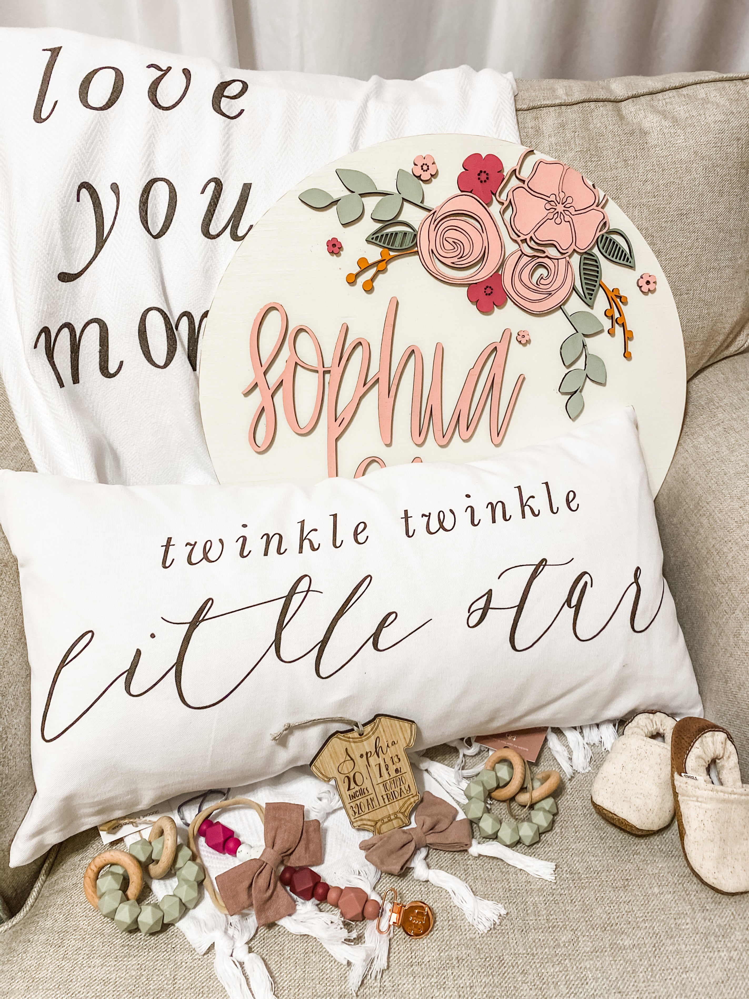 The Sophia Floral Name Round
